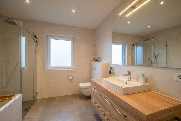 hochwertiges Badezimmer