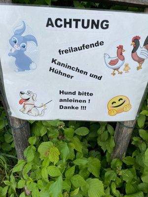 Lustiges Schild in Berg