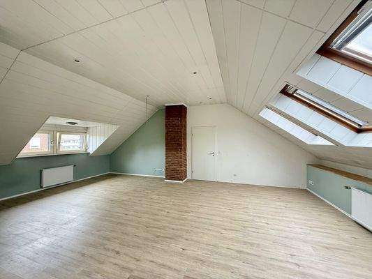 Wohn-/Esszimmer im DG