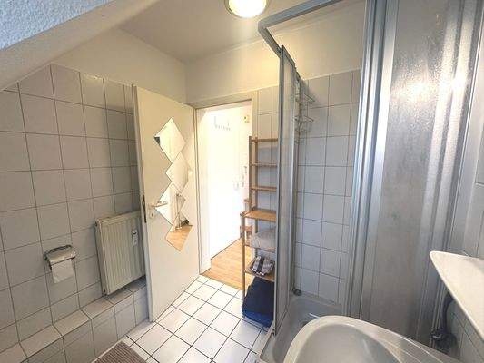 Badezimmer mit Dusche