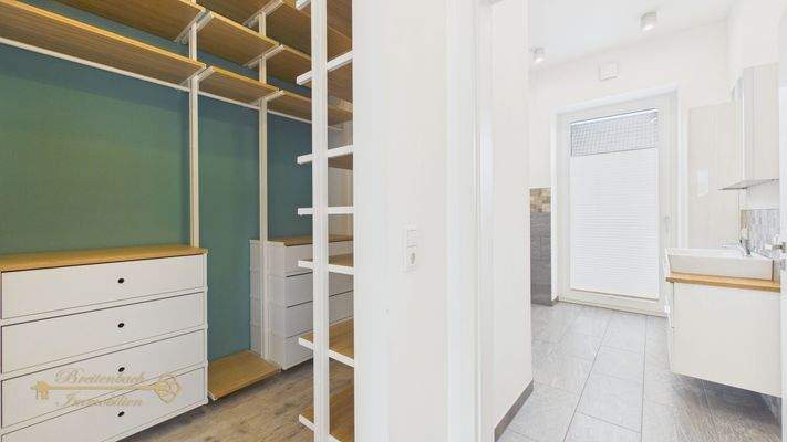 Kleiderschrank • Badezimmer 