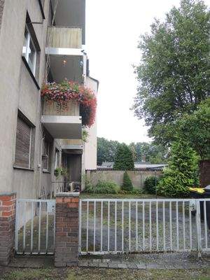 Rückansicht &amp;  kleiner Hinterhof