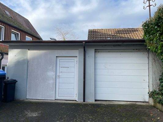 Garage und Fahrradabstellraum