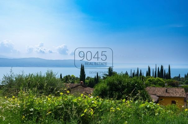 Neubauvilla mit spektakulären Blick auf den Gardasee in Sarnico / Toscolano Maderno - Gardasee