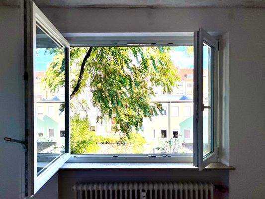 11_Blick_aus_dem_Schlafzimmerfenster_1.jpg