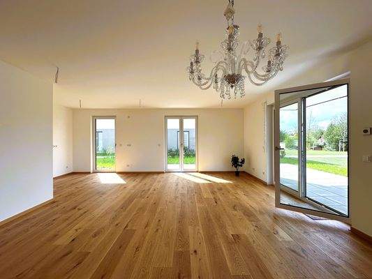 Blick zum Koch- und Essbereich