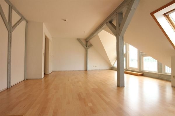 Wohn- und Geschäftshaus