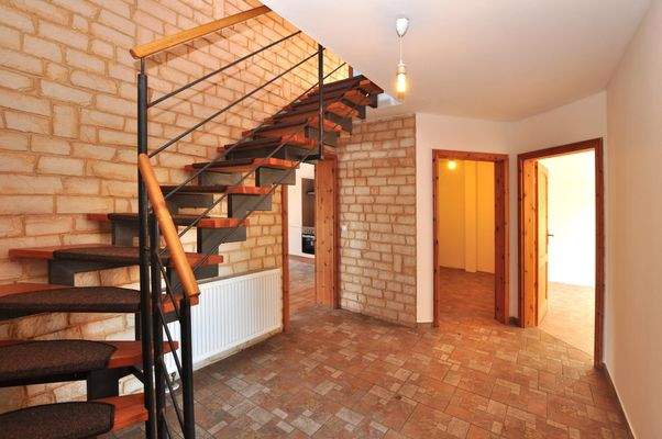 Einfamilienhaus | Diele mit Treppenaufgang