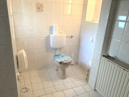 Toilette im Badbereich EG