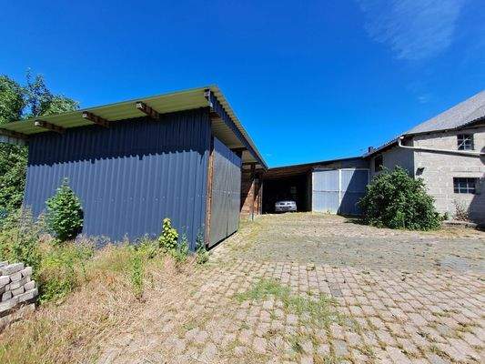 Carport mit Nebengebäude.jpg