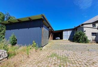 Carport mit Nebengebäude.jpg