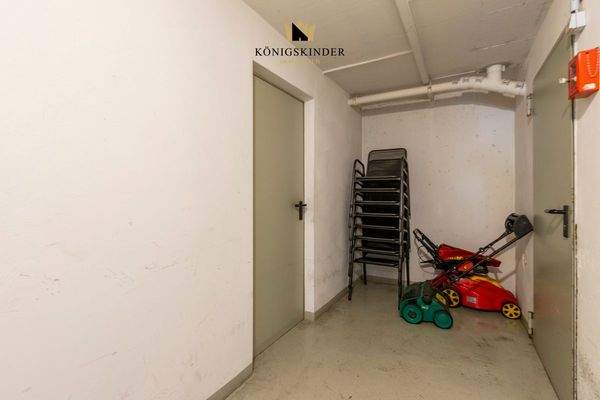 Praktischer abschließbarer Keller