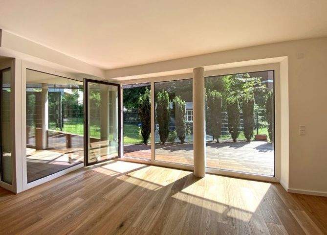 großzügige 3-Zimmer-Erdgeschosswohnung mit großer Terrasse und