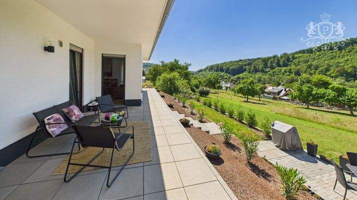 CAM01984G0-PR0511-STILL024