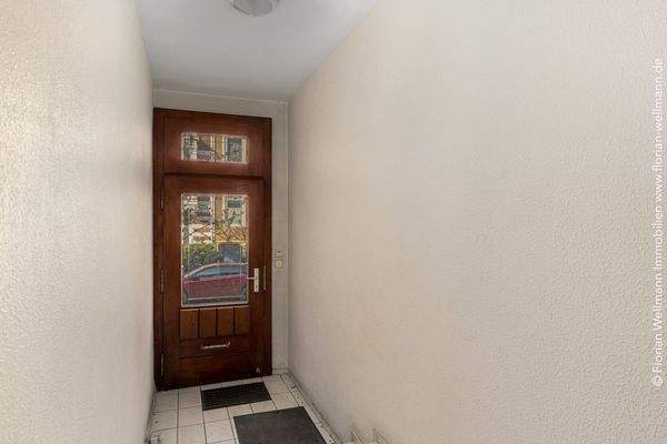 Eingangsbereich des Mehrfamilienhauses