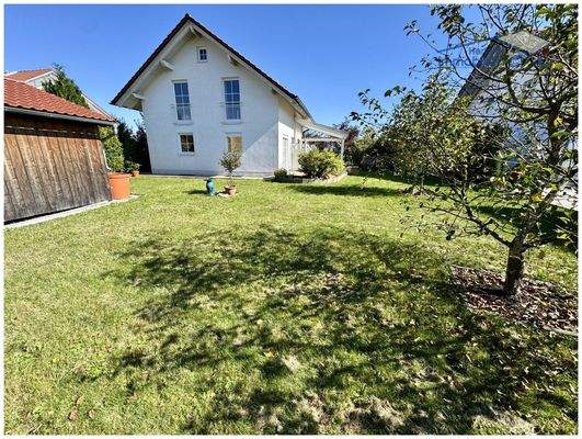 Großes, sonniges Grundstück