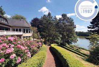 Blick auf das Haus und dem See