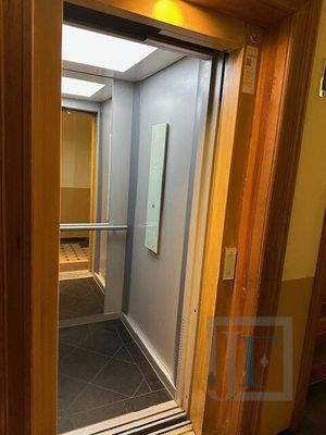 Personenaufzug_geöffnet