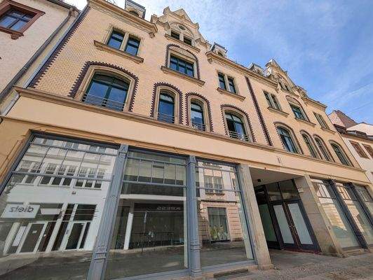 Wohn- und Geschäftsgebäude