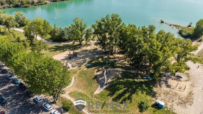 Direkt am Badeteich Hirschstetten