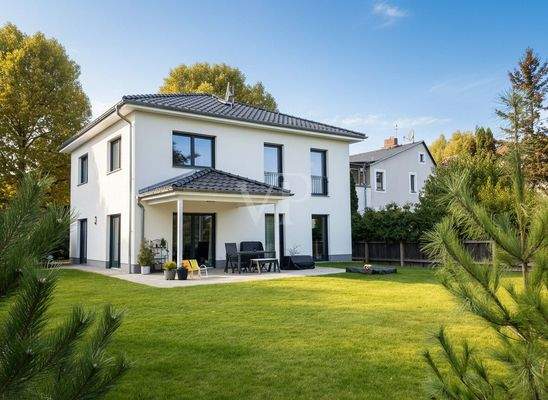 sommerliche Hausansicht