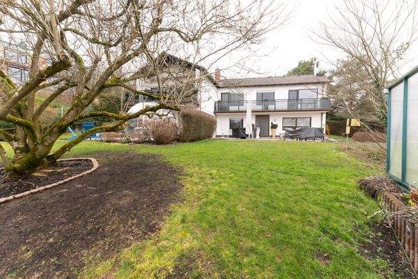 Rückansicht und Garten