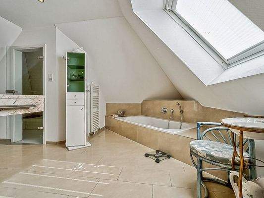 Badezimmer Ansicht 2