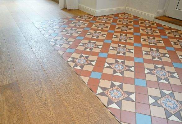 Hochwertige Mosaikfliesen im Eingangsbereich