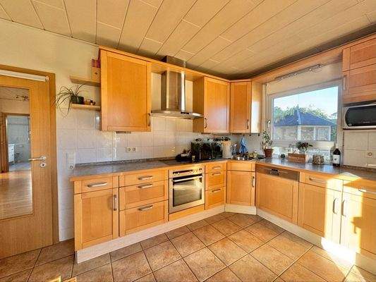 ... inklusive Einbauküche