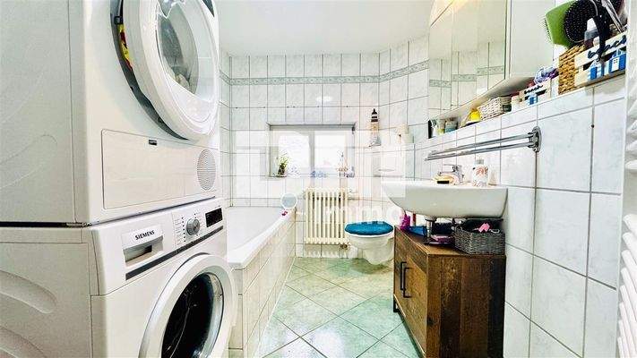 OG Maisonette Bad / Wanne / Waschm / Handtuchwärm