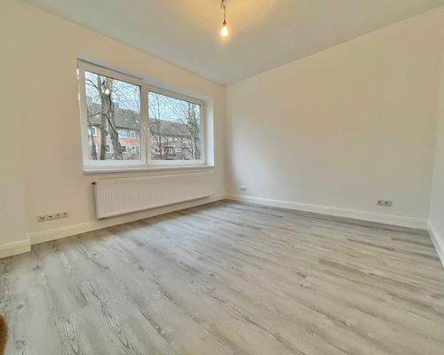 rückwärtiges Schlafzimmer