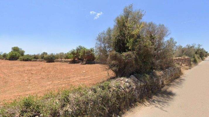 Zwei Grundstücke mit Projekt für ein Haus mit Pool zu verkaufen in Santanyí, Mallorca