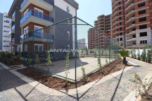 Stylish Real Estate in a Complex with Pool in Antalya Aksu