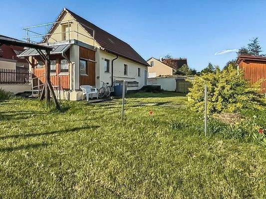 Grundstück - Garagenrückseite