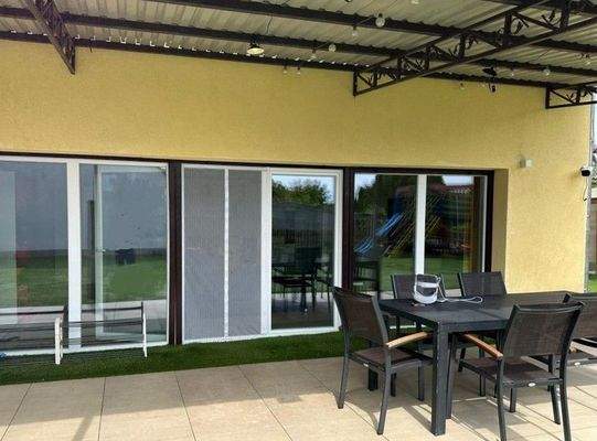 Terrasse bei Sonne+Regen