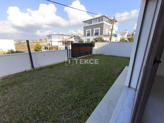 Villa with Private Garden 300 m from the Sea in İzmir Seferihisar