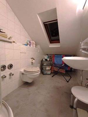 Tageslichtbad m. Waschmaschinen-Anschluß (Bild 03)