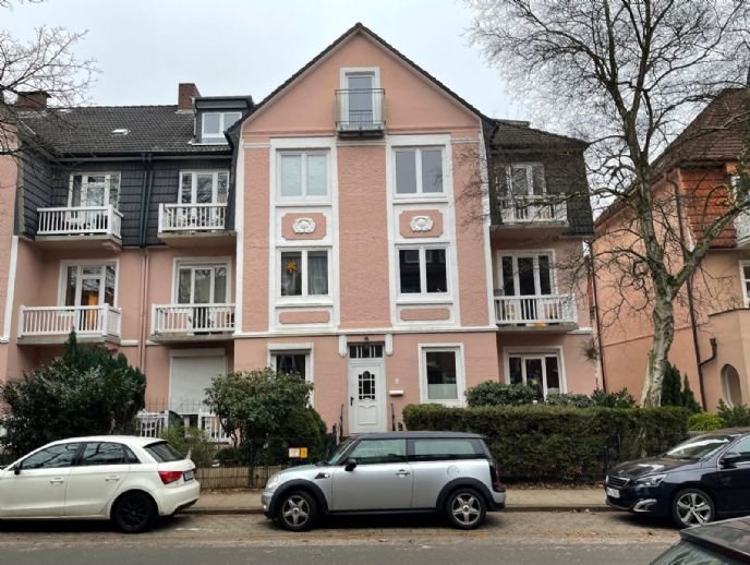 Kernsanierte Dachgeschosswohnung in bester Lage in Ohlsdorf zu verkaufen