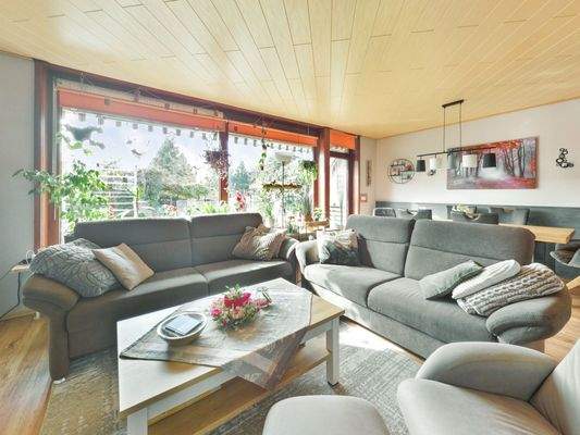 Wohn - und Esszimmer 