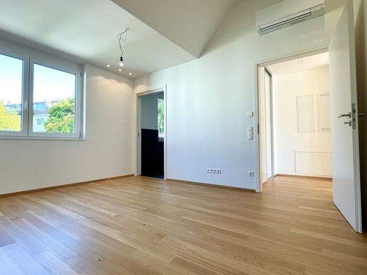 Schlafzimmer mit Badezimmer en suite