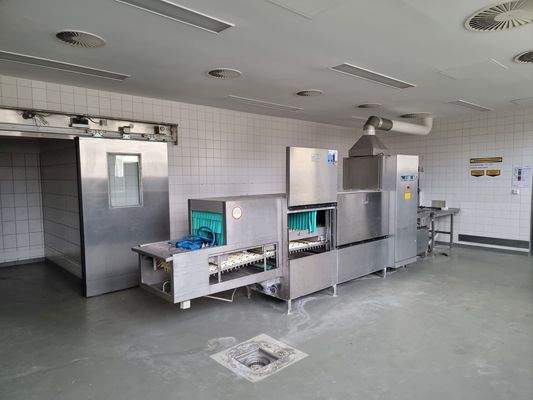 Kantine_Geschirrwäscher