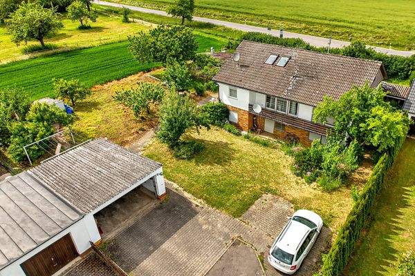 Haus und Garage Süd