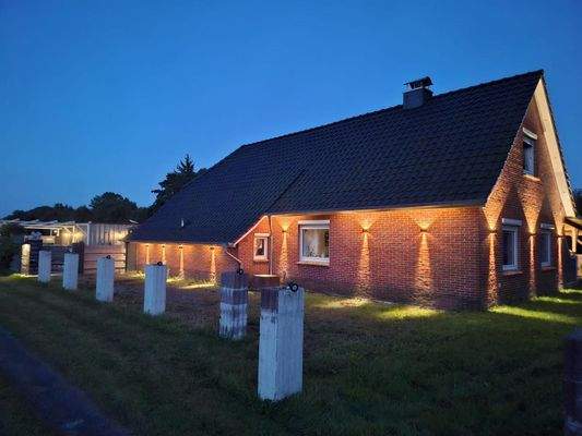 Hausansicht Nacht.jpg