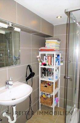 Tageslichtbadezimmer mit Dusche