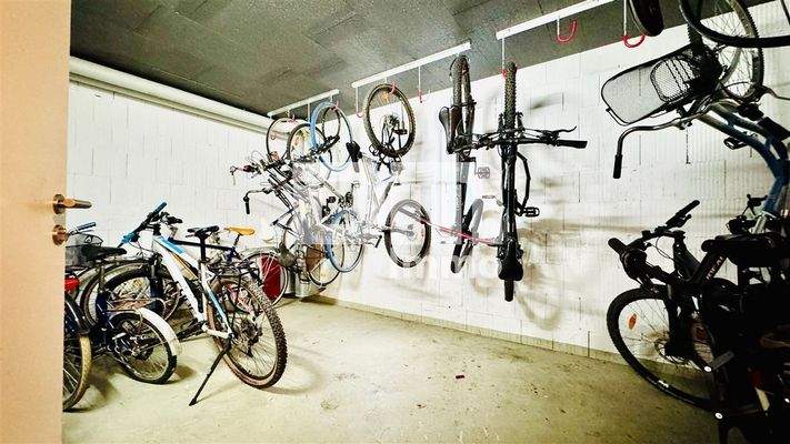 Fahrradkeller / Gemeinschaft