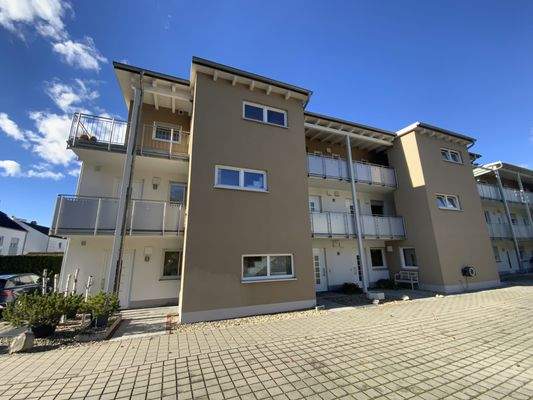 Wohnhaus mit Vorplatz