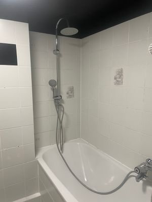 modernes Badezimmer