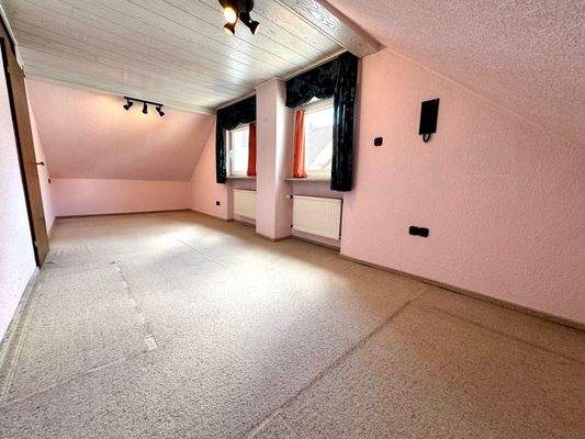 T20 Vorderhaus Schlafzimmer 3 im OG.jpg