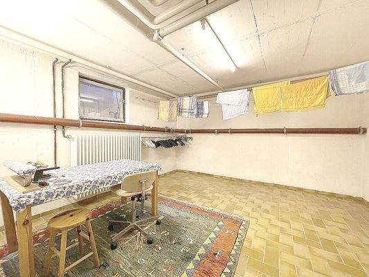 Großer sauberer Trockenraum