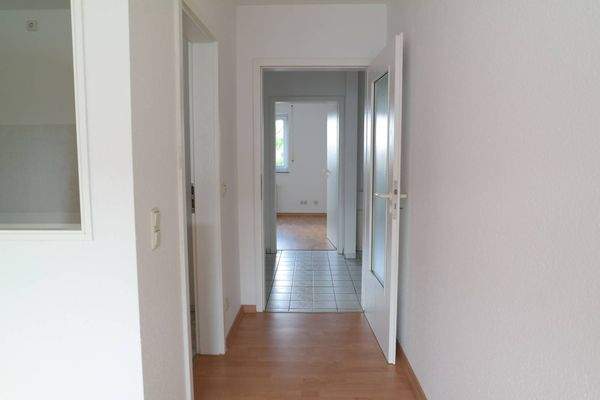 Flur - Ansicht aus dem Wohnzimmer.jpg